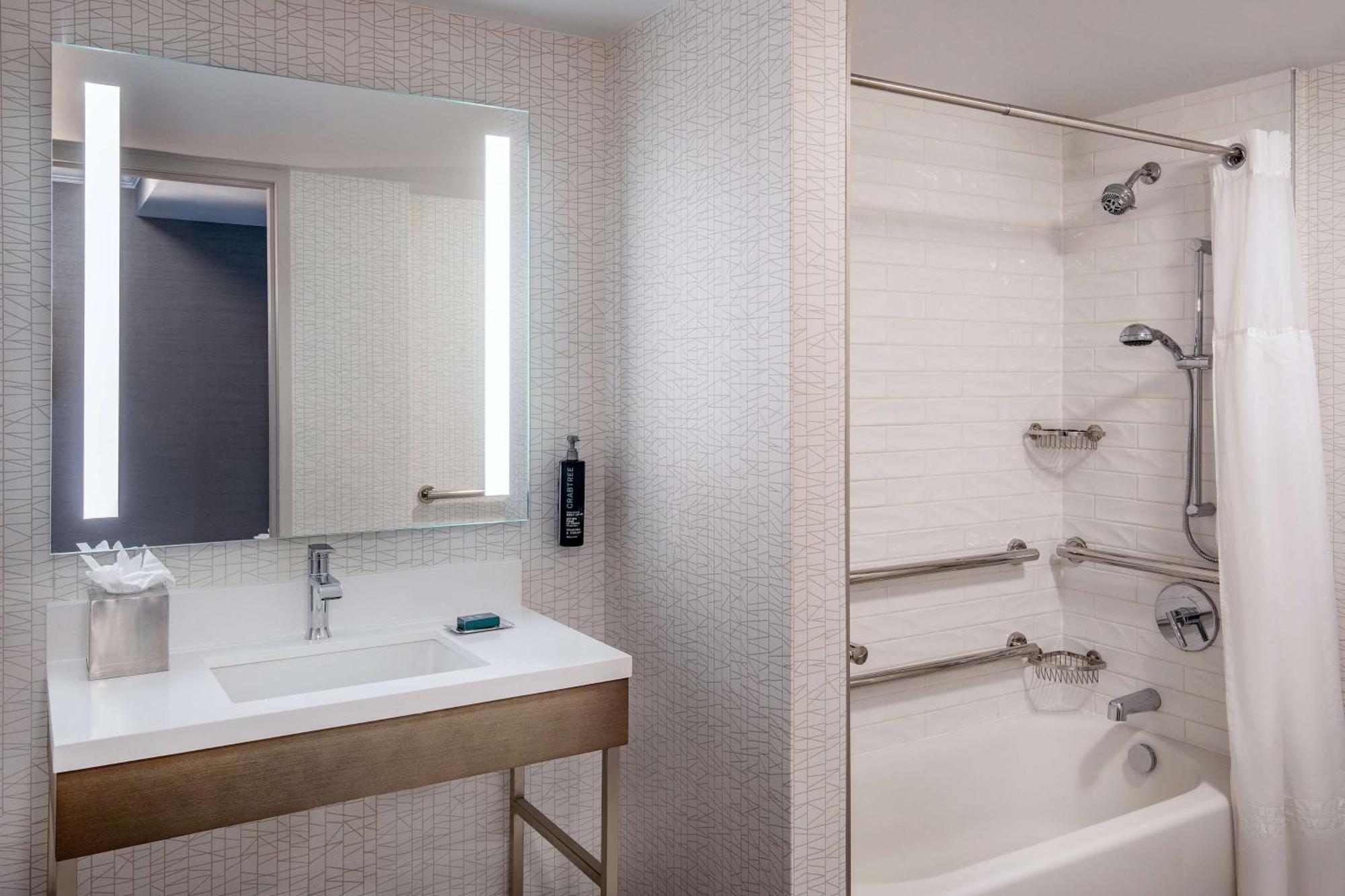 Doubletree By Hilton Hotel And Conference Center Chicago North Shore Skokie Dış mekan fotoğraf